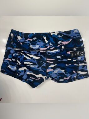 FLEO Women's Blue Camo Performance Shorts low-rise